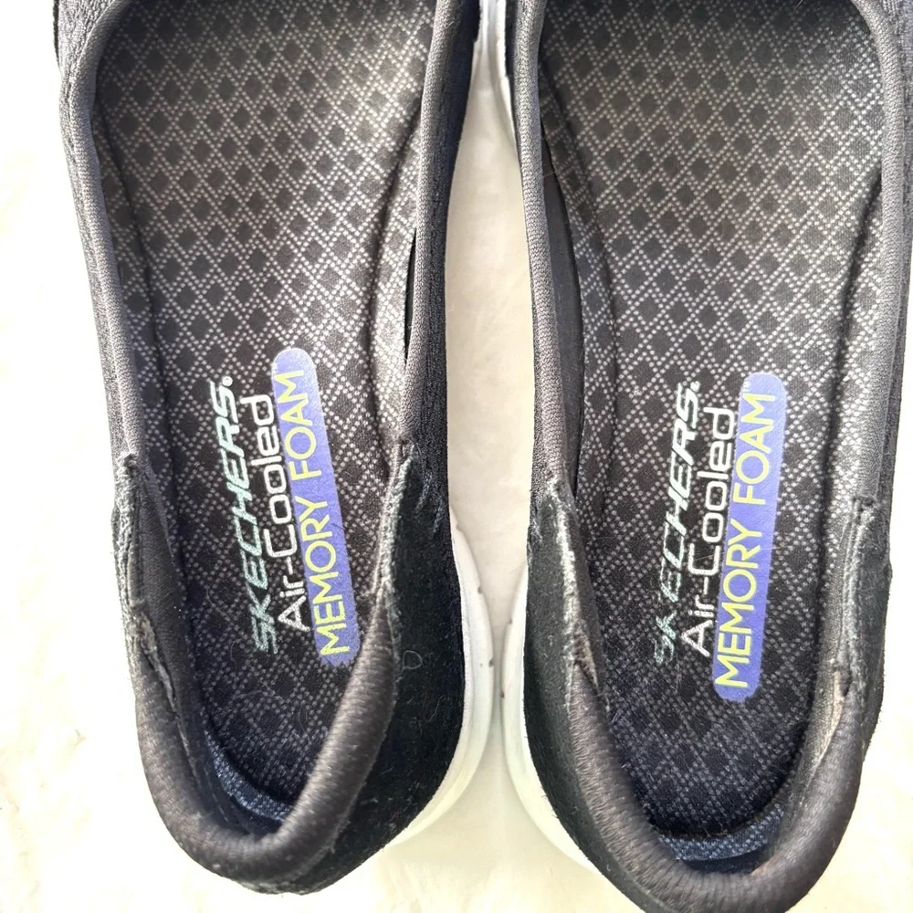 Skechers Wave Lite Memory Foam slip on Walking sneakers Shoes SZ 8 Worn 1X
